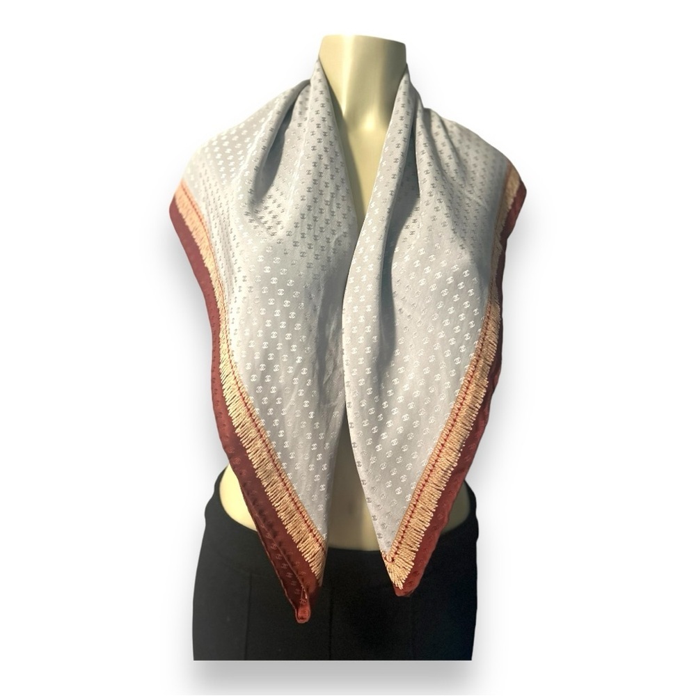 Chanel Scarf - Picture 6 of 17